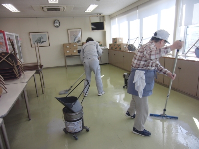 汚水回収及び拭き上げ